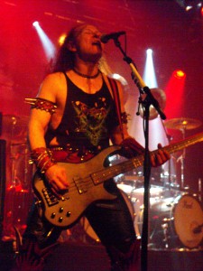 800px-Venom_cronos_live_hole_in_the_sky_bergen_norway_27_august_2010